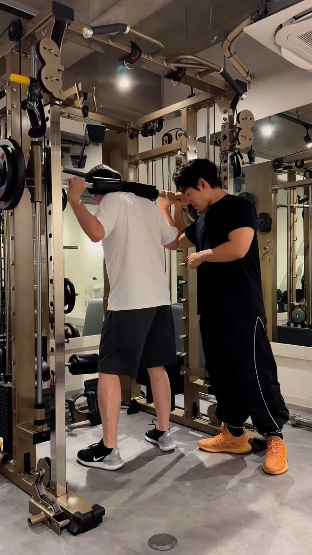 足の筋肉は体の土台を支える非常に重要な部位です。